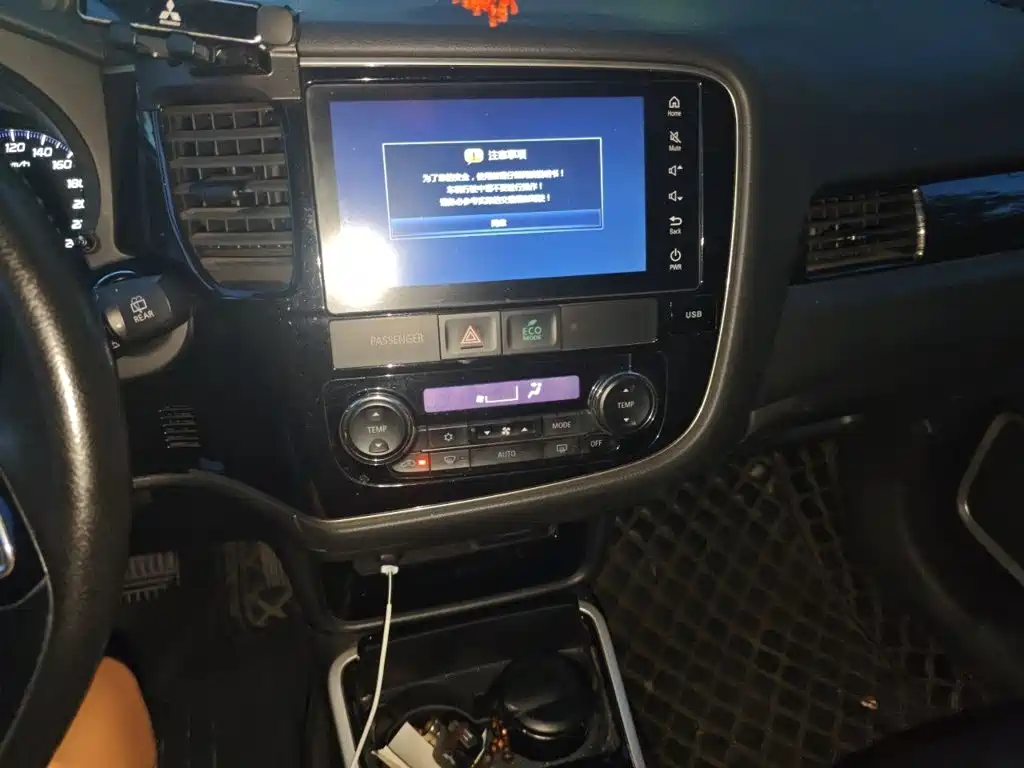 Mitsubishi Outlander — миниатюра 6