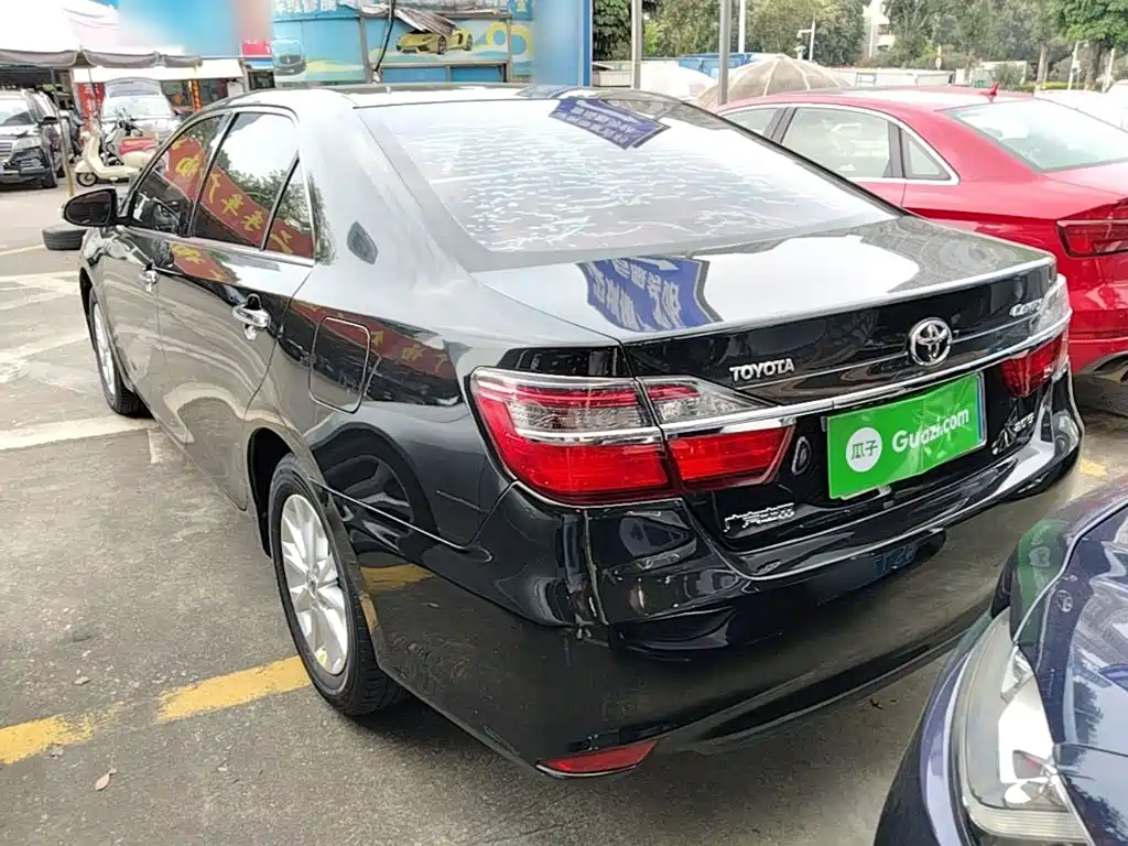 Toyota Camry — миниатюра 5
