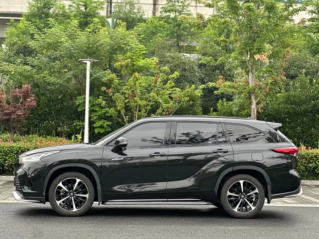 Toyota Crown Kluger 2021 2.5L HEV Luxury