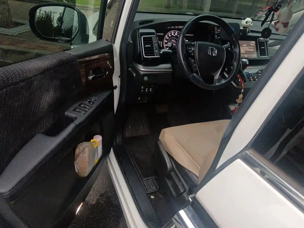 Honda Elysion — миниатюра 17