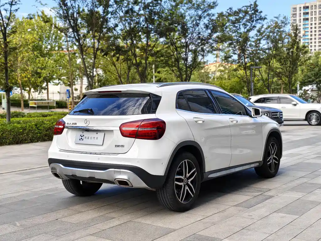 Mercedes-Benz GLA — миниатюра 7