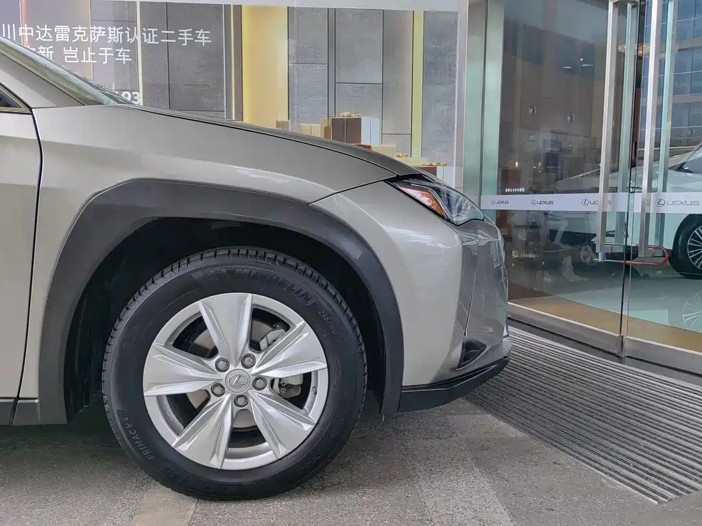 Lexus UX — миниатюра 7