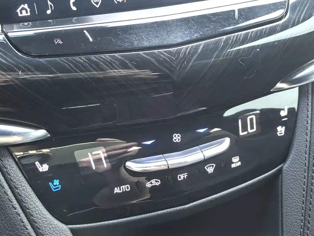 Cadillac XT6 2021 2.0T мест Luxury