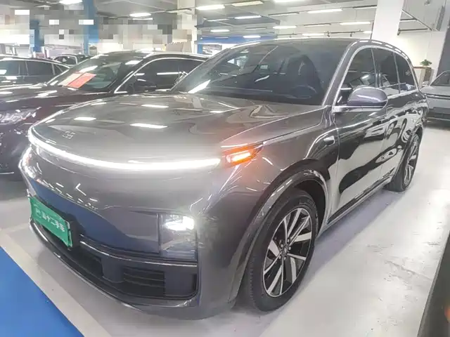 Li Auto L8