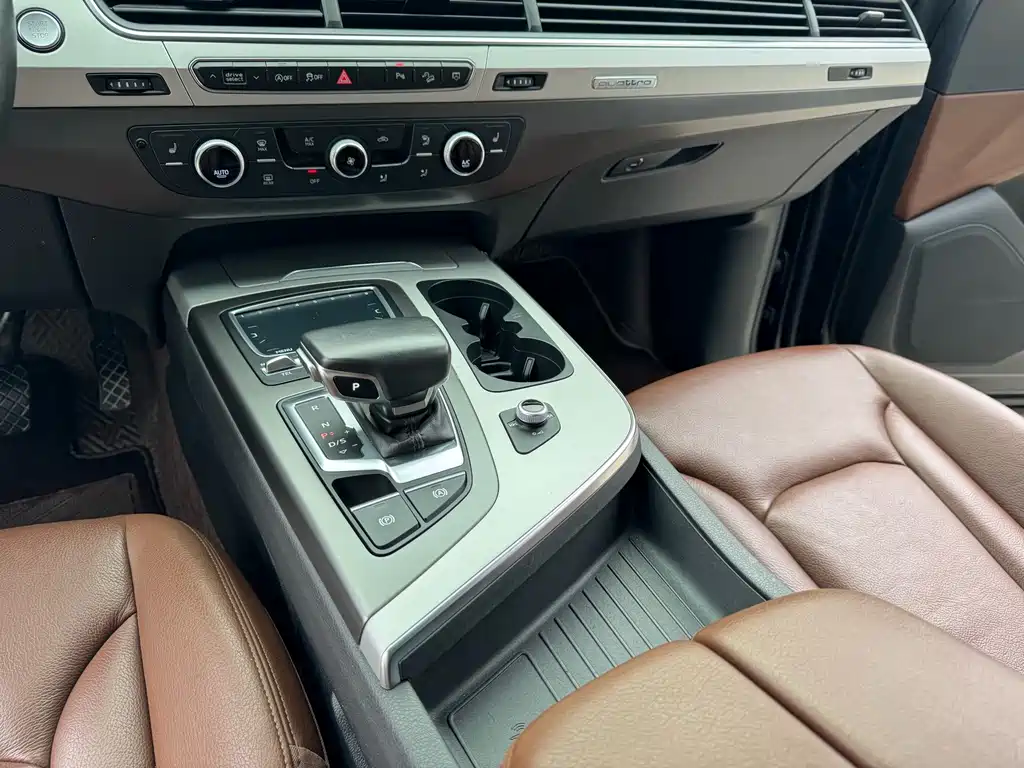 Audi Q7 — миниатюра 8