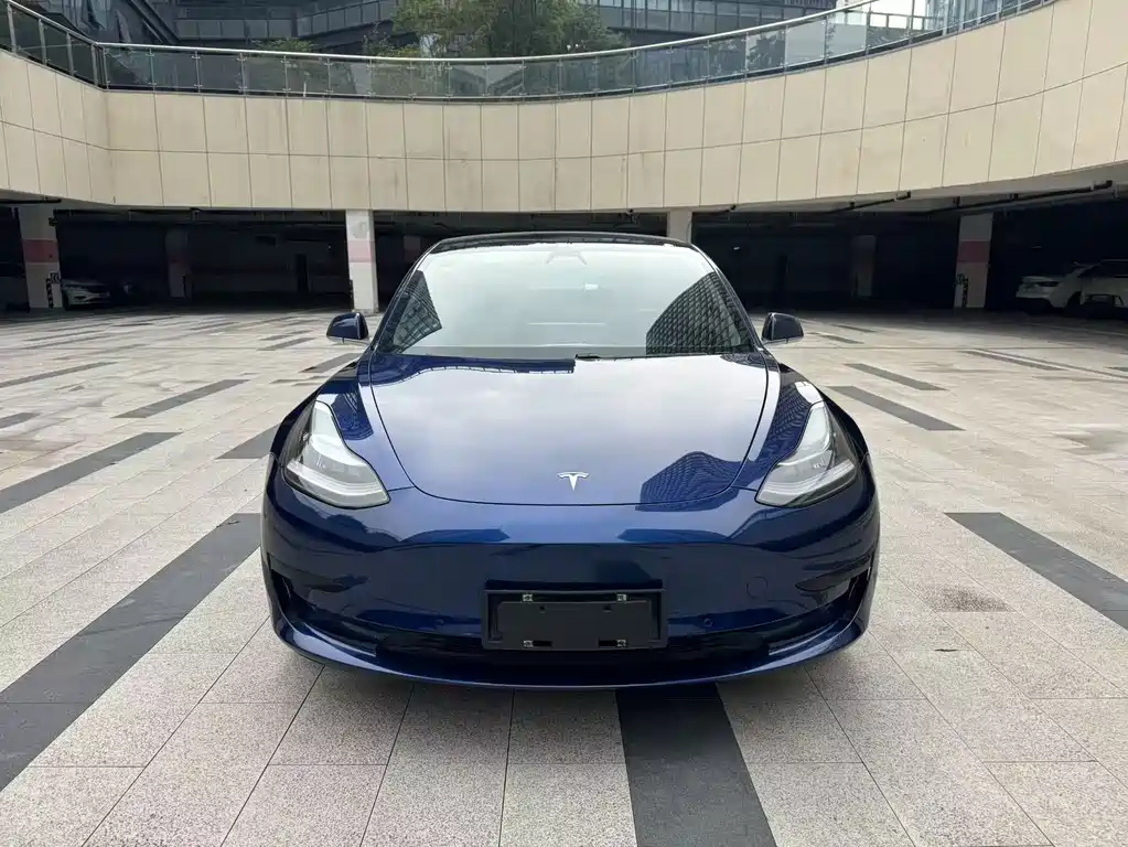 Tesla Model 3 — миниатюра 2