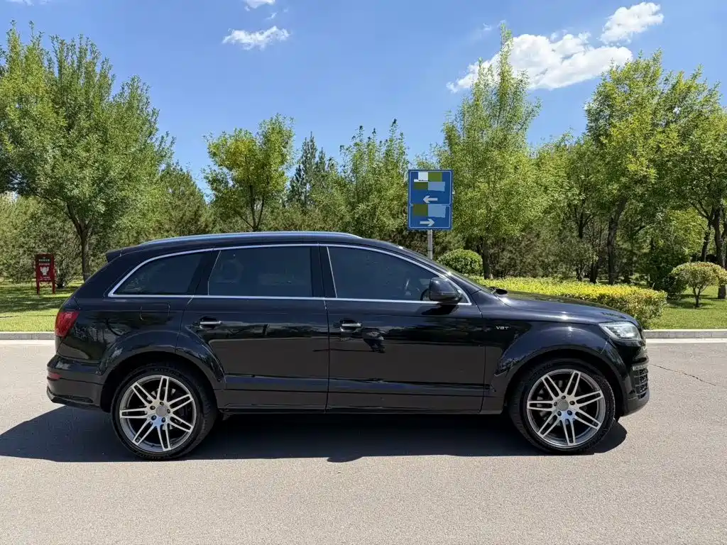 Audi Q7 — миниатюра 8
