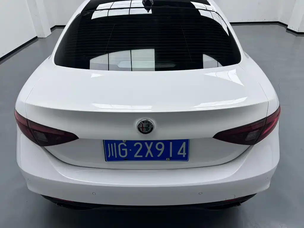Alfa Romeo Giulia — миниатюра 10