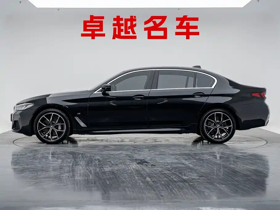 BMW 5 Series — миниатюра 8