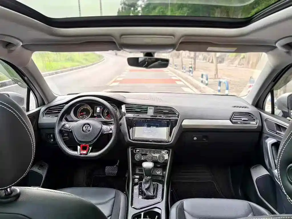 Volkswagen Tiguan L — миниатюра 8