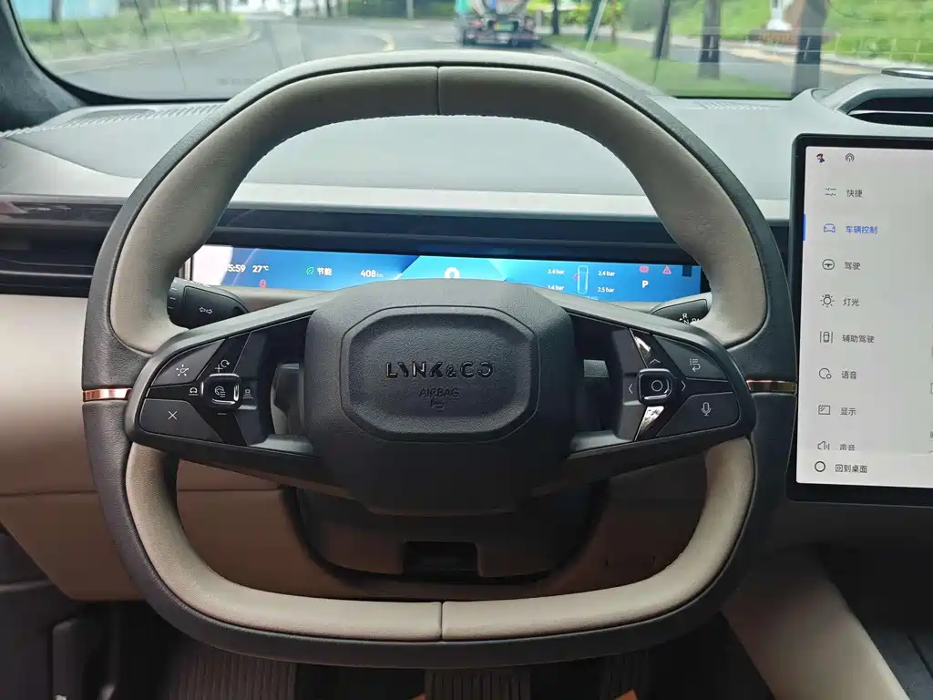 Lynk & Co Z10 2024 95kWh 766km Max
