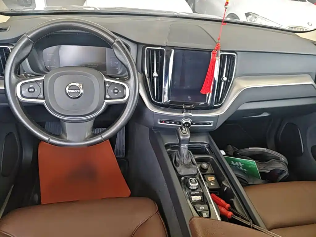 Volvo XC60 — миниатюра 10