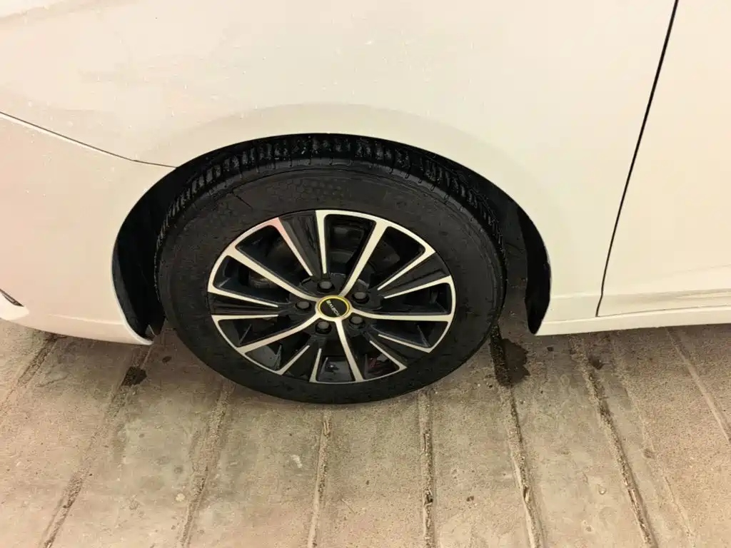 Roewe i5 — миниатюра 23