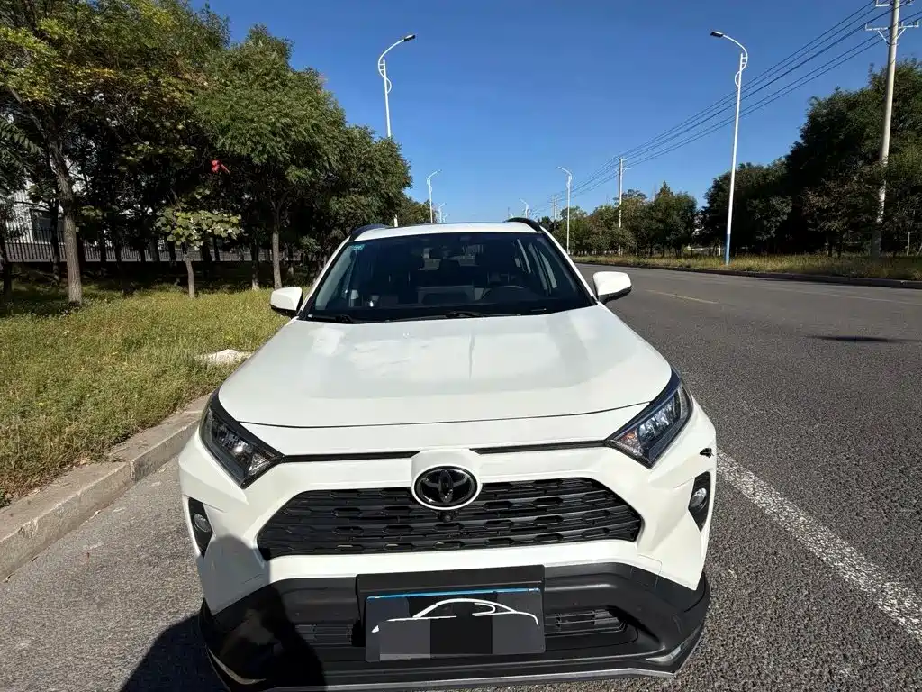 Toyota RAV4 — миниатюра 2