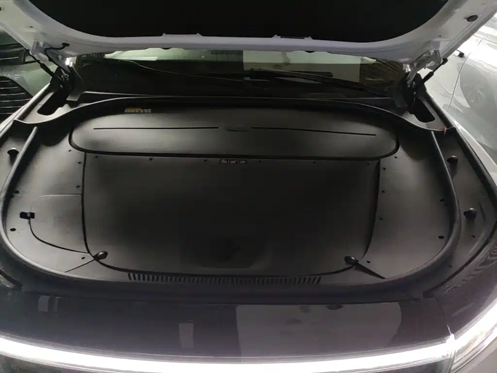 Li Auto Li ONE — миниатюра 20