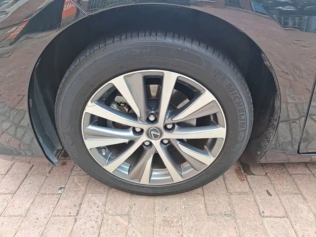 Lexus ES — миниатюра 23