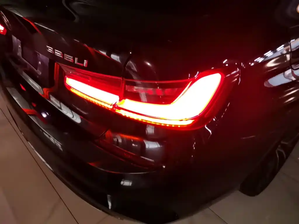 BMW 3 Series — миниатюра 8