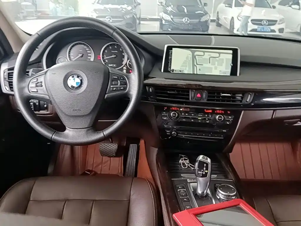 BMW X5 (Import) — миниатюра 10