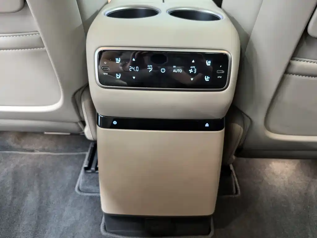 Li Auto i8 — фотографии объявления, Фото 11