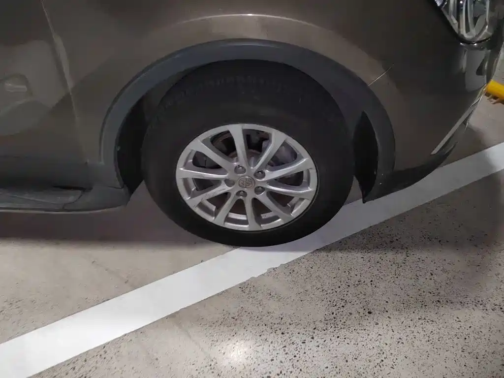 Buick Envision Plus — миниатюра 8