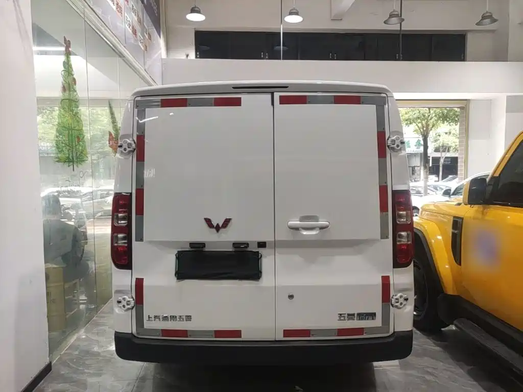 Wuling Yangguang — миниатюра 6