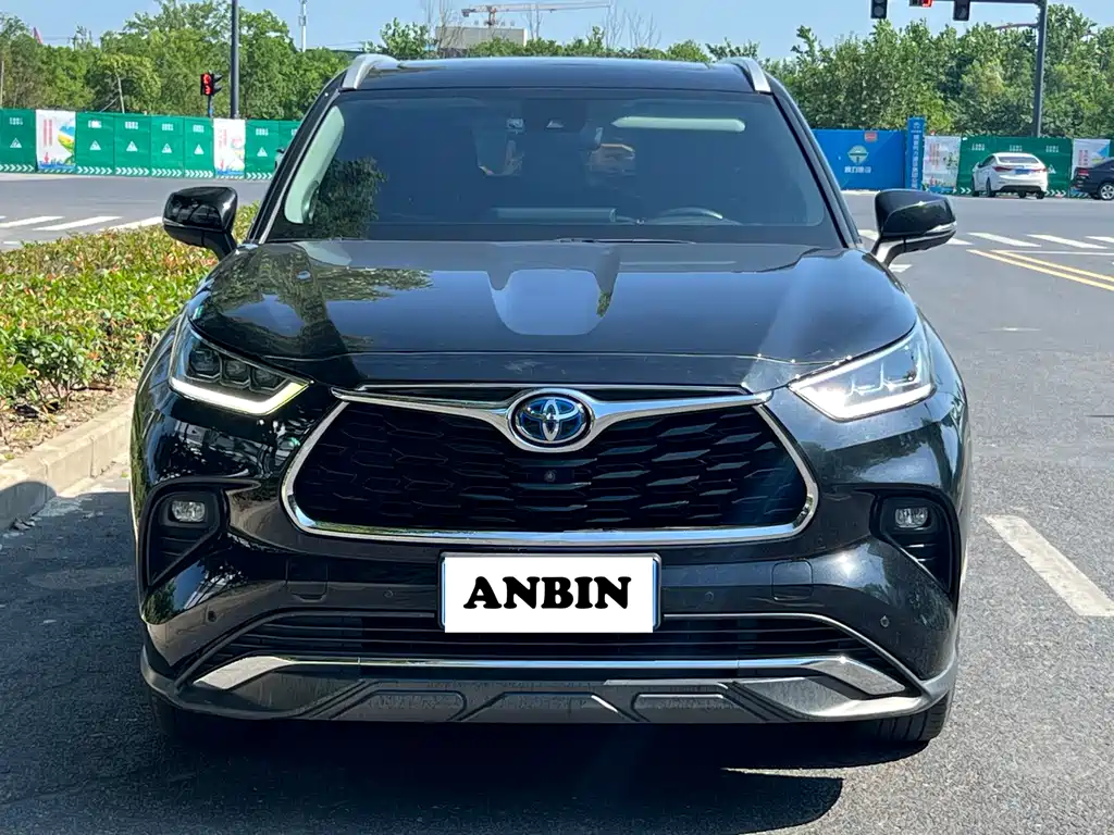 Toyota Highlander 2022 2.5L 7 мест