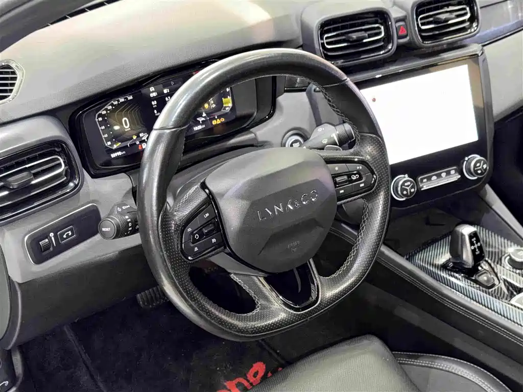 Lynk & Co 03 — миниатюра 11