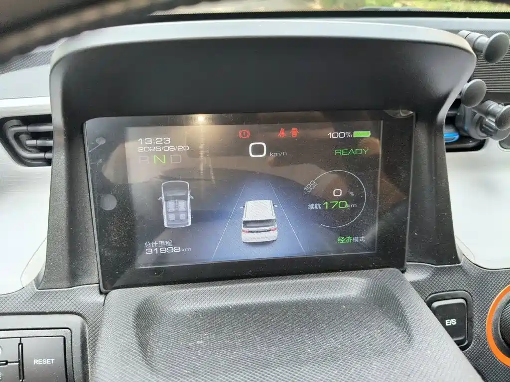 Wuling MINIEV — миниатюра 7