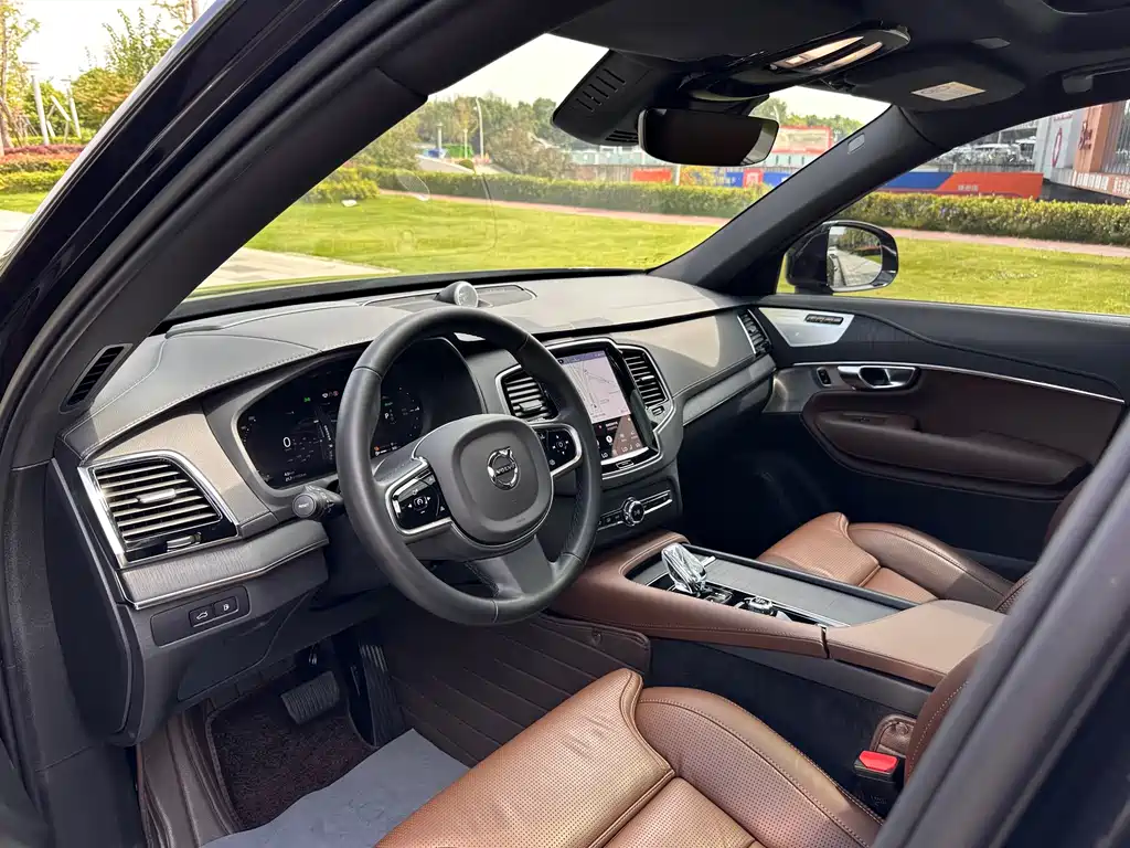 Volvo XC90 PHEV — миниатюра 4