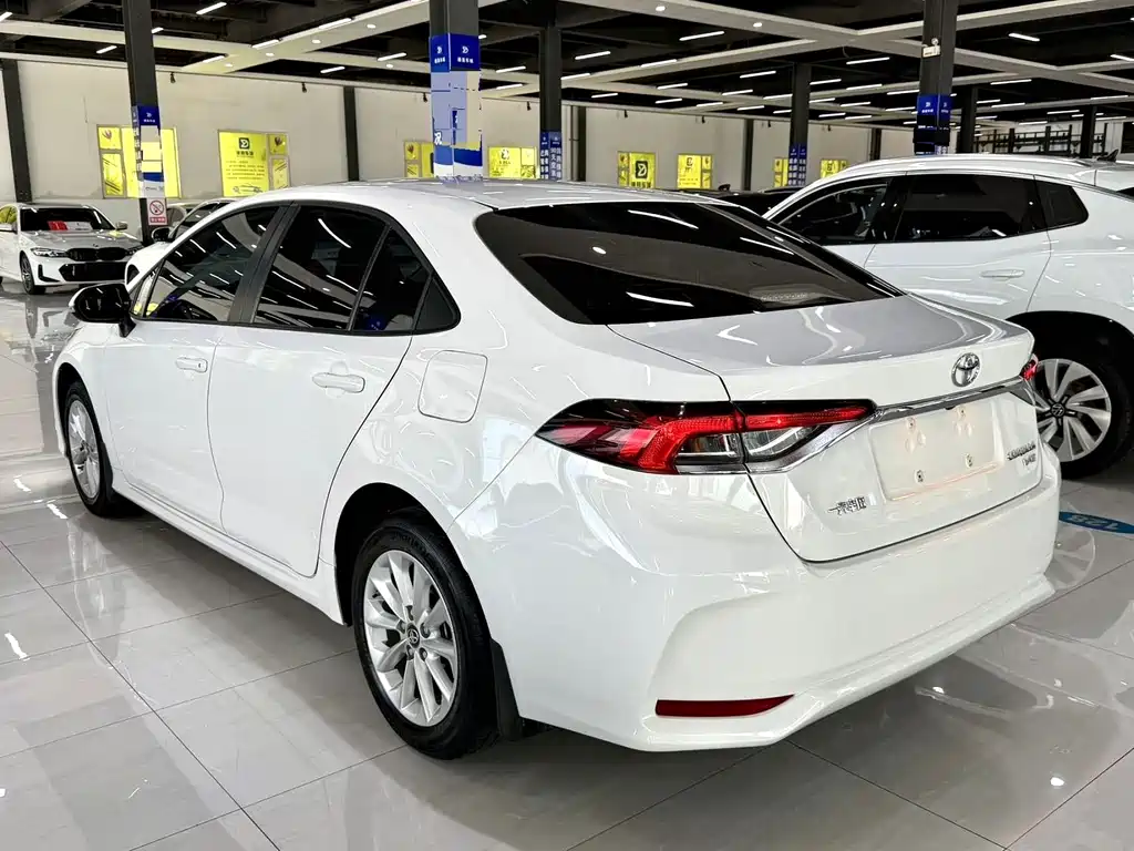 Toyota Corolla — миниатюра 8