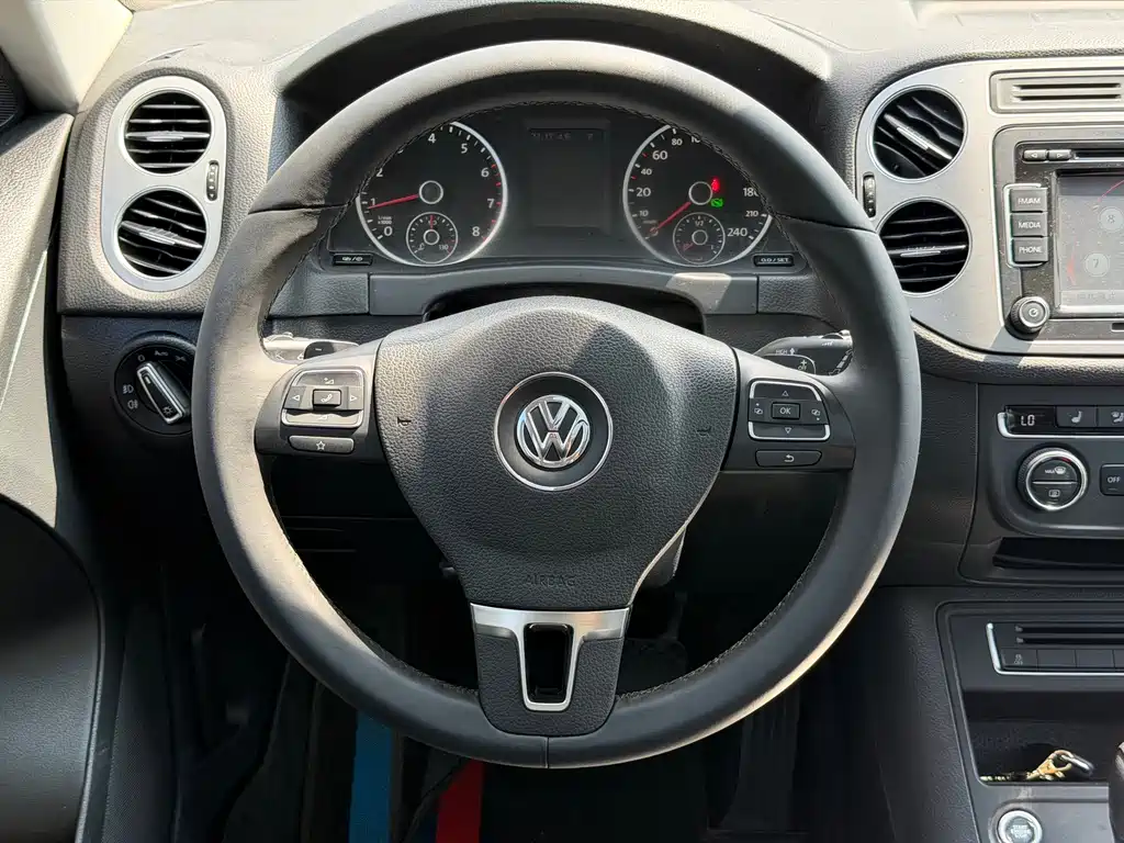 Volkswagen Tiguan — миниатюра 11