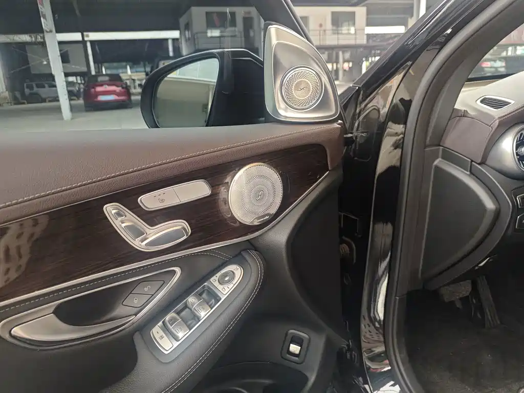 Mercedes-Benz GLC — миниатюра 4