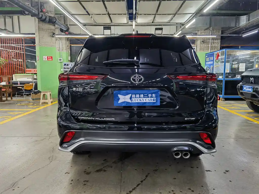 Toyota Crown Kluger — миниатюра 5