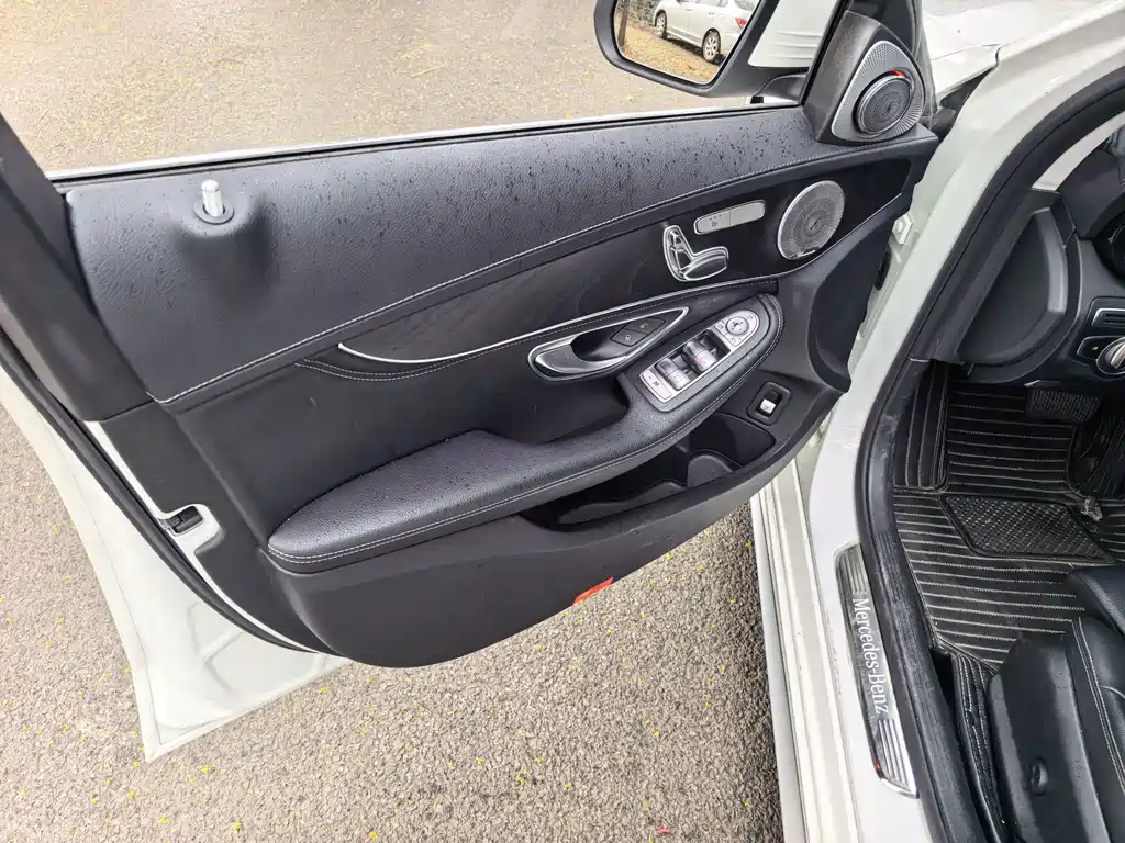 Mercedes-Benz C-Class — миниатюра 4