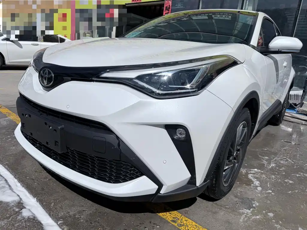 Купить Toyota C-HR