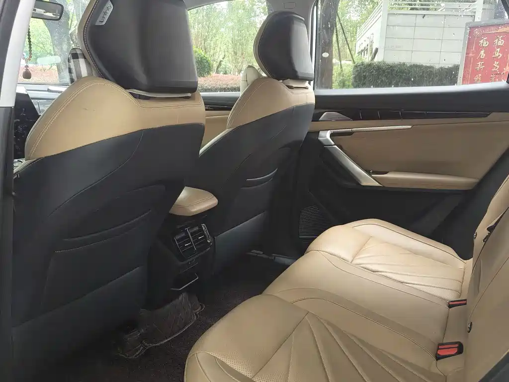 Geely Boyue L — миниатюра 10
