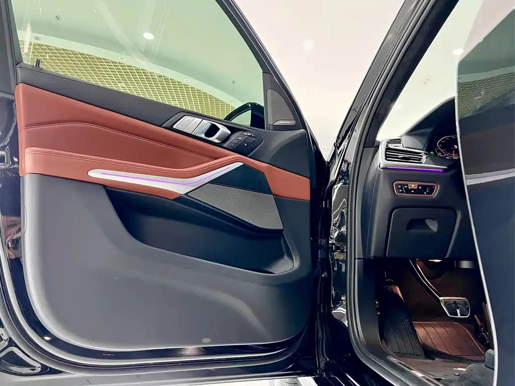 BMW X7 — миниатюра 21