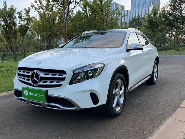 MERCEDES-BENZ  GLA 2019