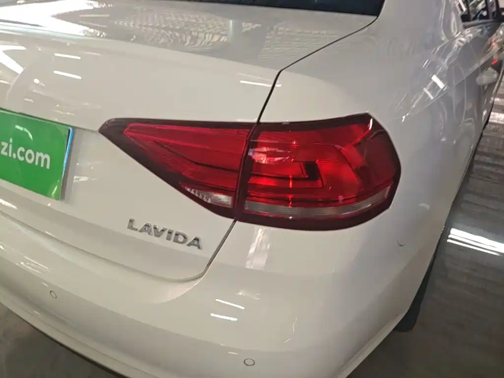 Volkswagen Lavida — миниатюра 8