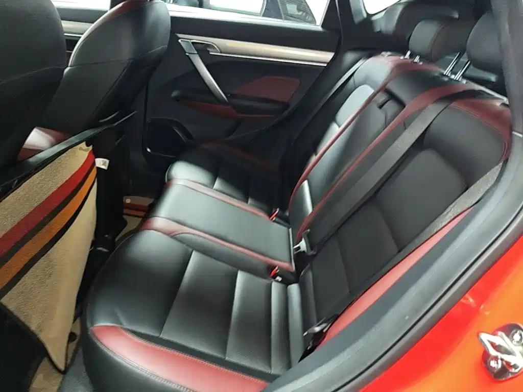 Geely Binyue — миниатюра 17