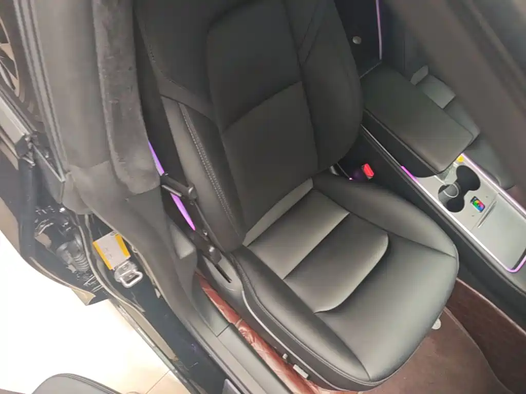 Tesla Model 3 — миниатюра 25