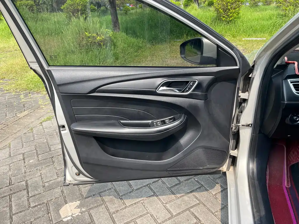 Roewe i5 — миниатюра 23