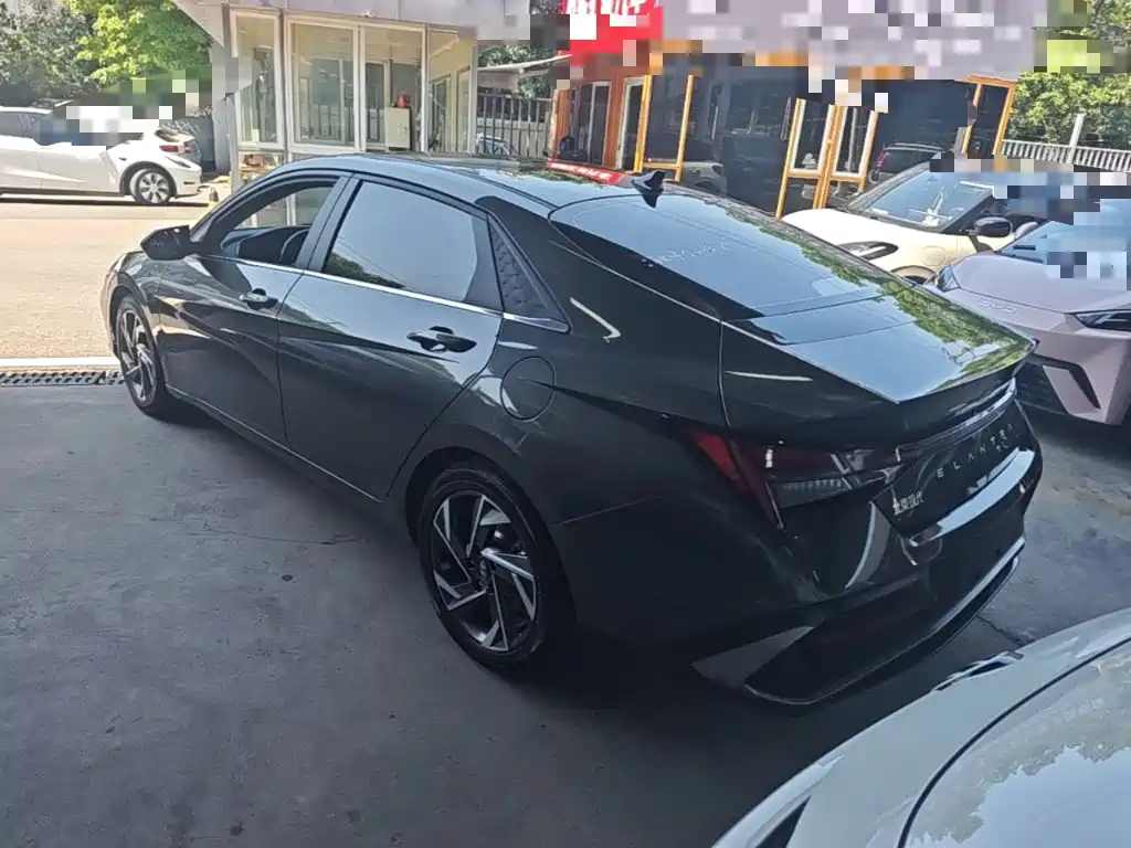 Hyundai Elantra — миниатюра 5