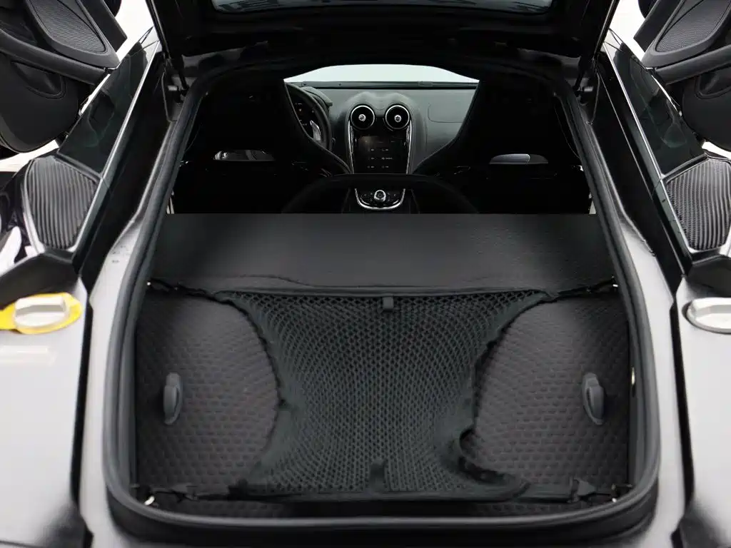 McLaren GT — миниатюра 10
