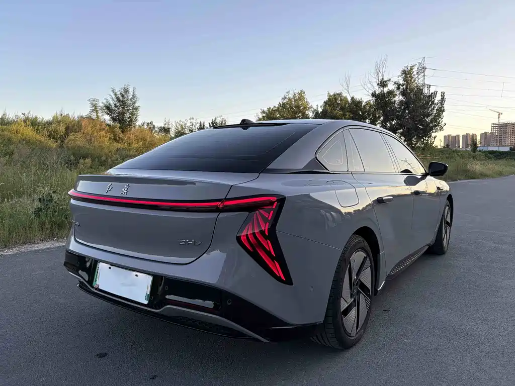 Hongqi Hongqi EH7 — миниатюра 4
