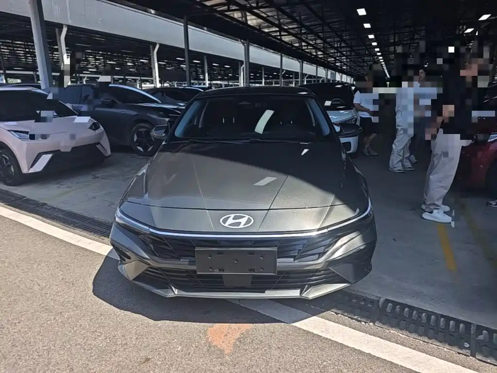 Hyundai Elantra — миниатюра 3