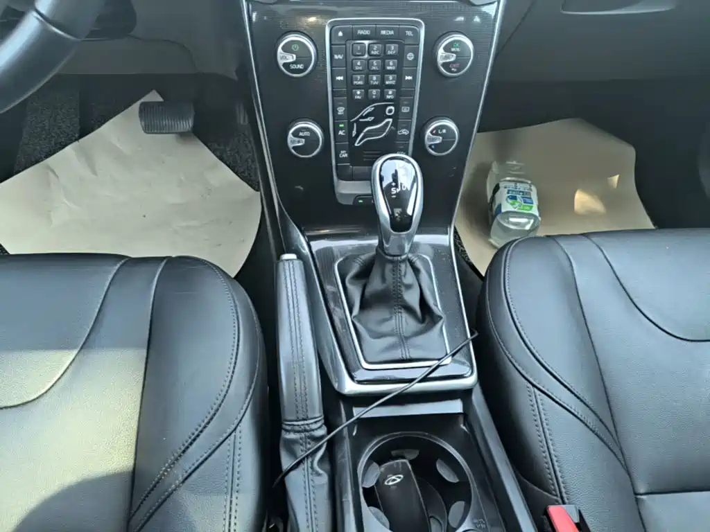 Volvo V40 — миниатюра 14