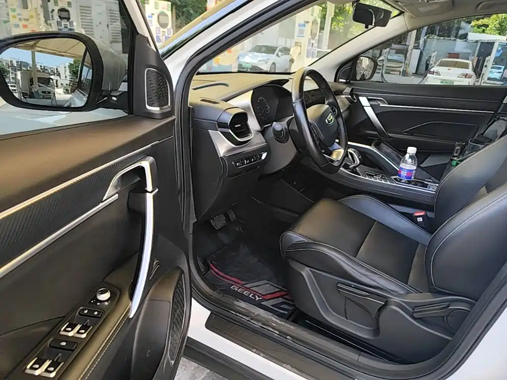 Geely Binyue — миниатюра 16