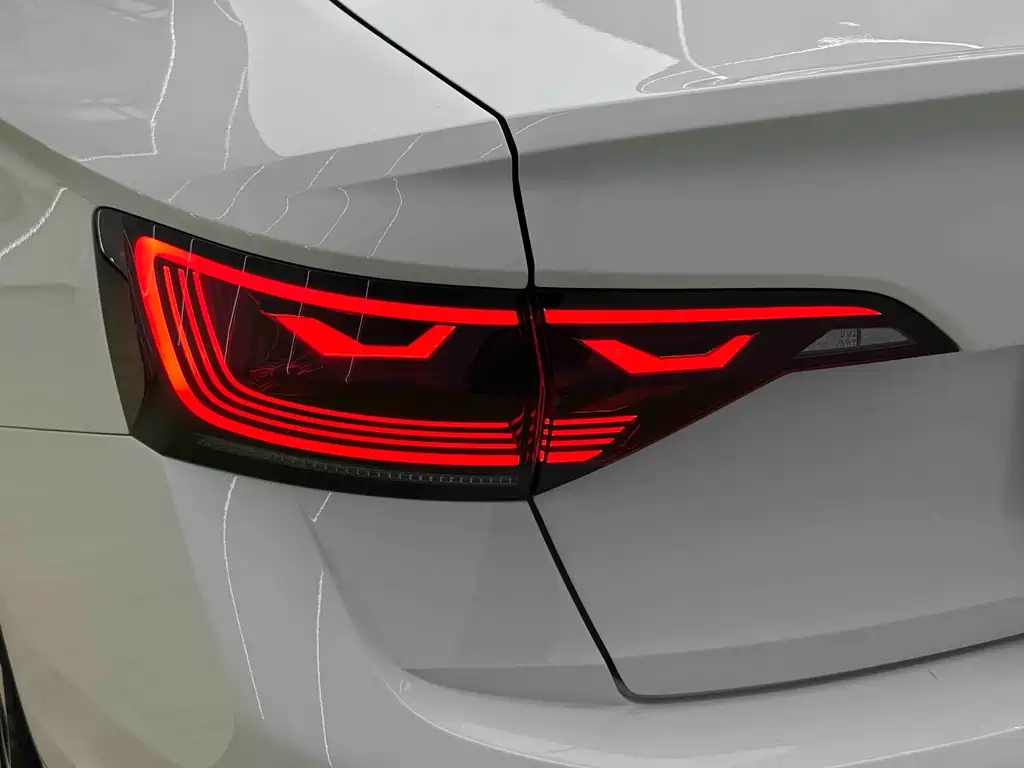 Volkswagen Sagitar — миниатюра 16