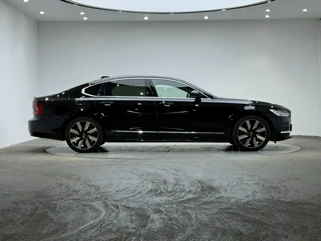 Volvo S90 PHEV — миниатюра 5